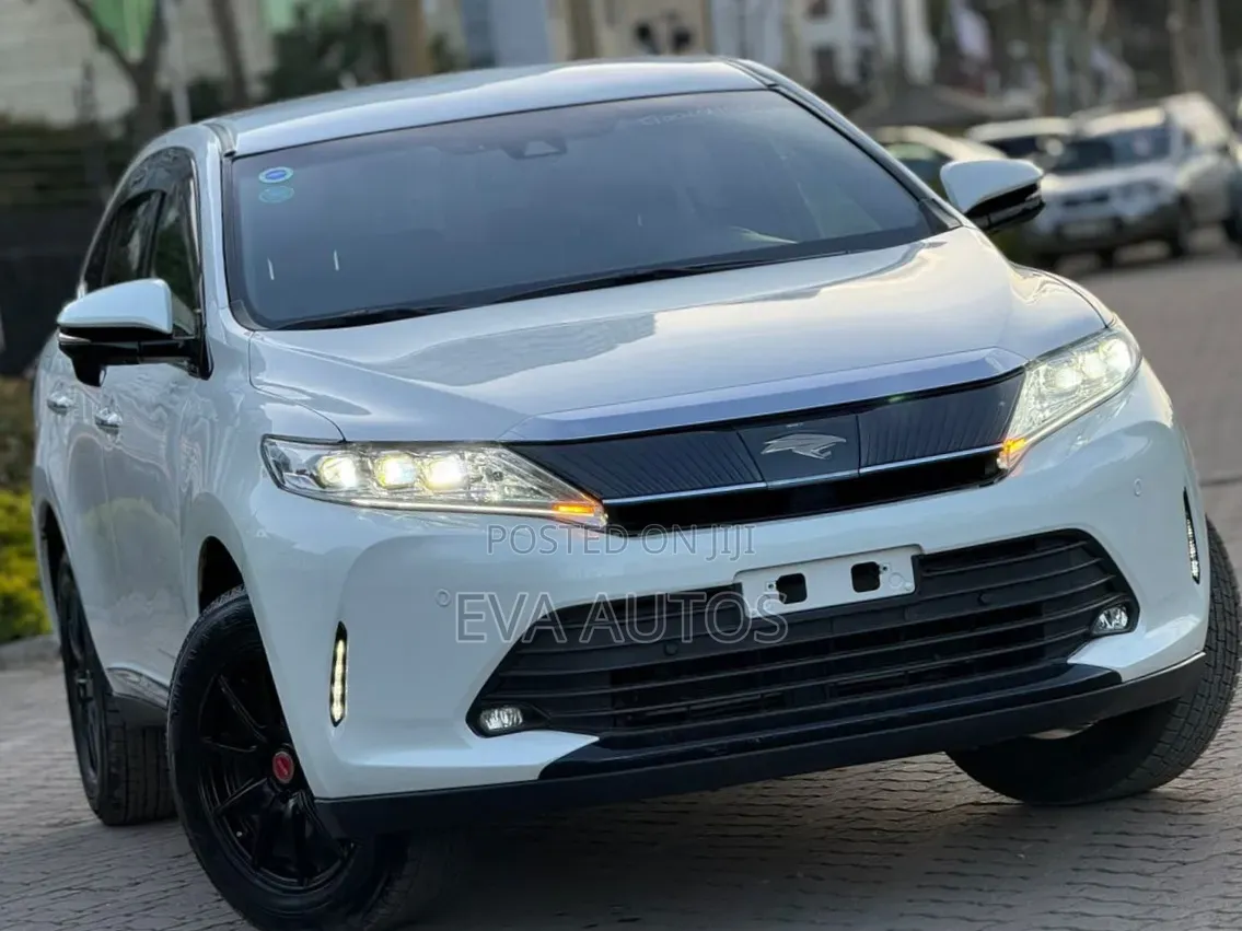 Toyota Harrier 2.0 2019 White