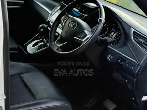 Toyota Harrier 2.0 2019 White