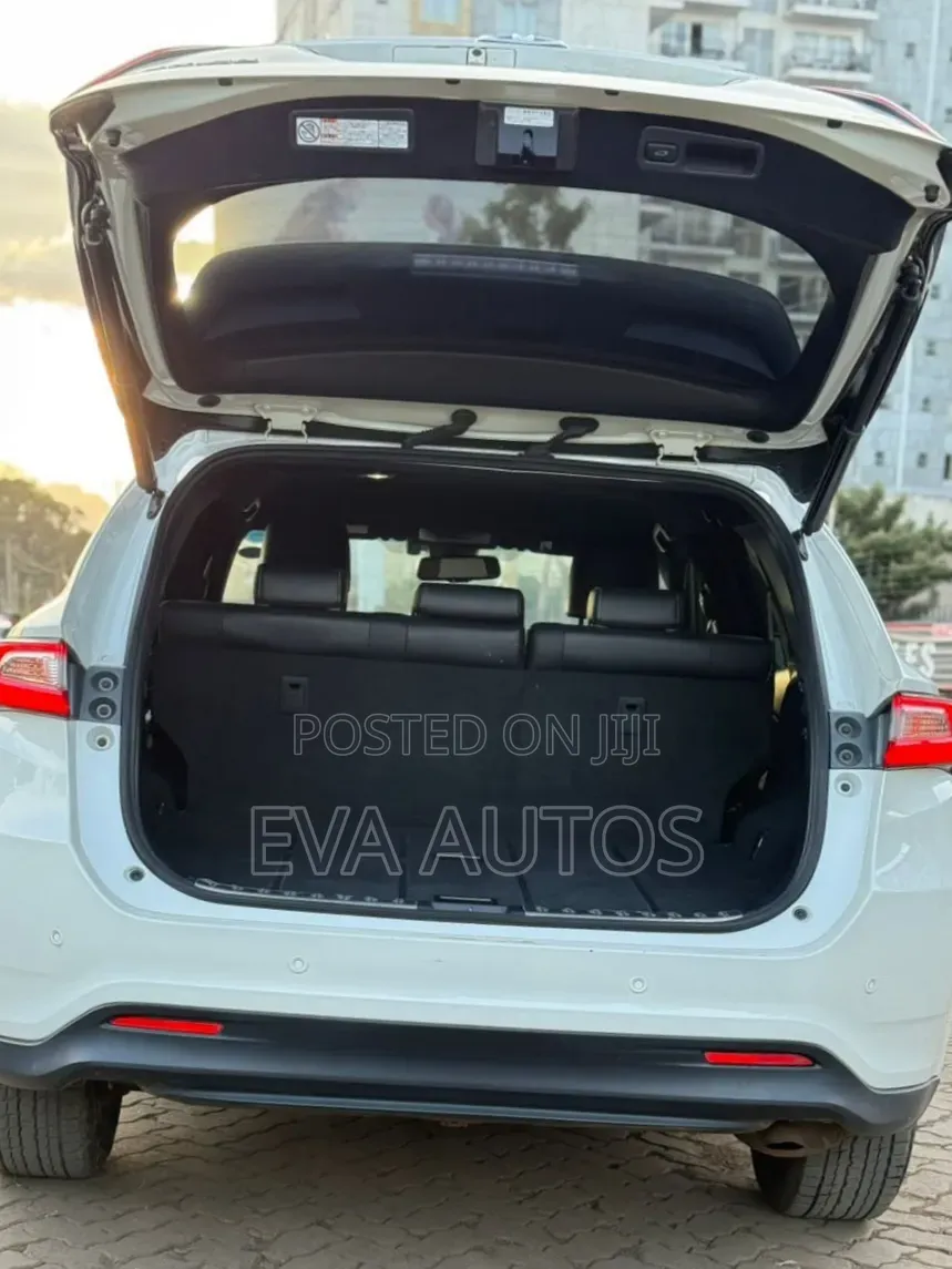 Toyota Harrier 2.0 2019 White