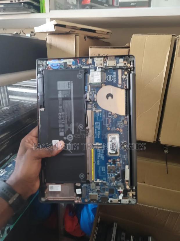 Dell Latitude 7300 - thumbnail 2