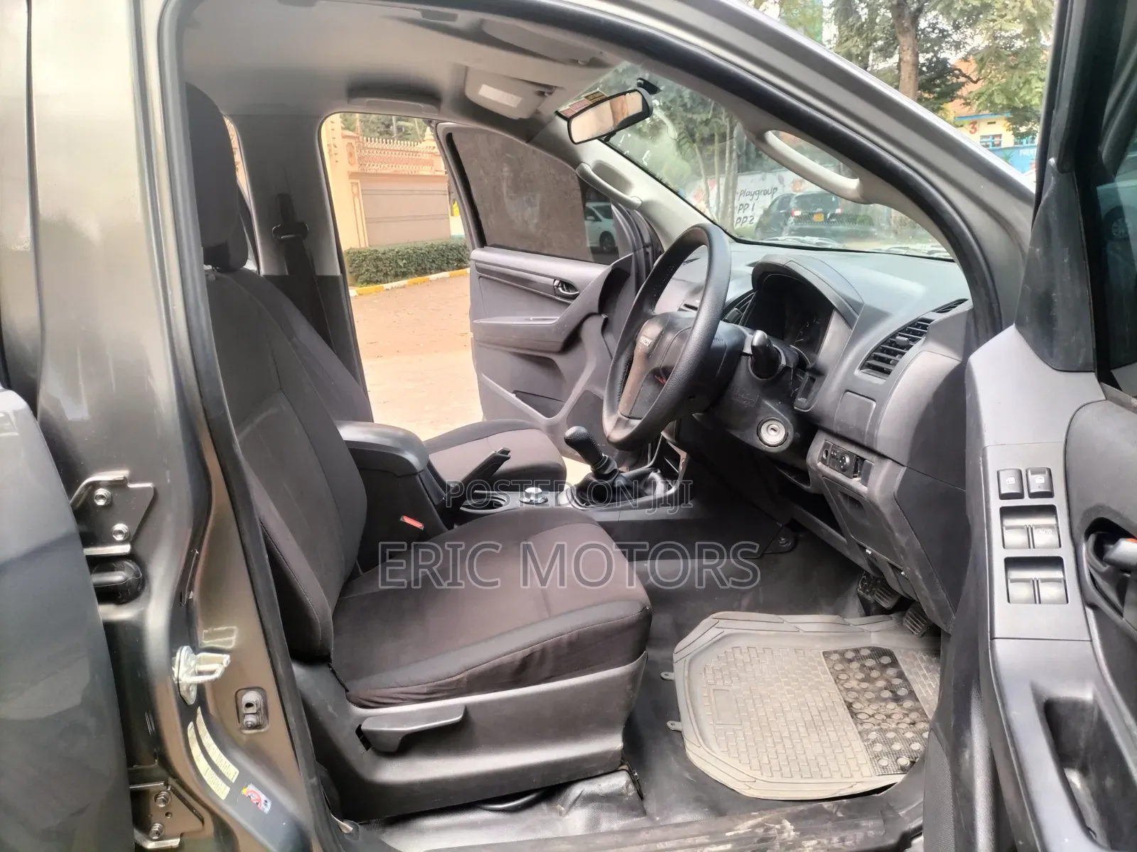 Isuzu D-MAX 2022 Gray