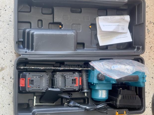 Cordless Makita Chainsaw 12 Inch Blade 198v 1600w(2 Batteries+Charger)