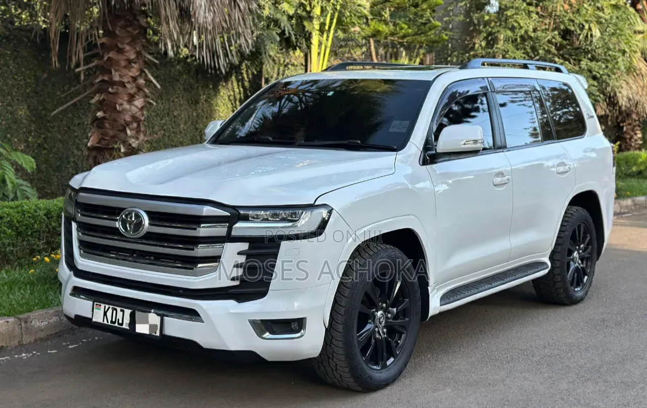 Toyota Land Cruiser 2015 White