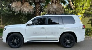 Toyota Land Cruiser 2015 White