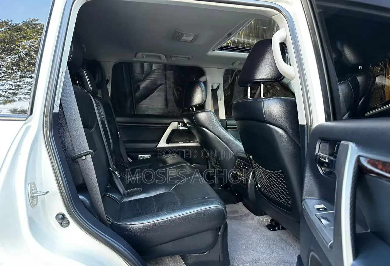Toyota Land Cruiser 2015 White