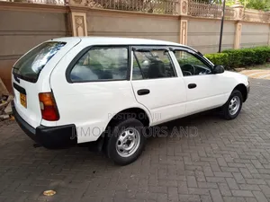 Toyota Corolla 1998 White