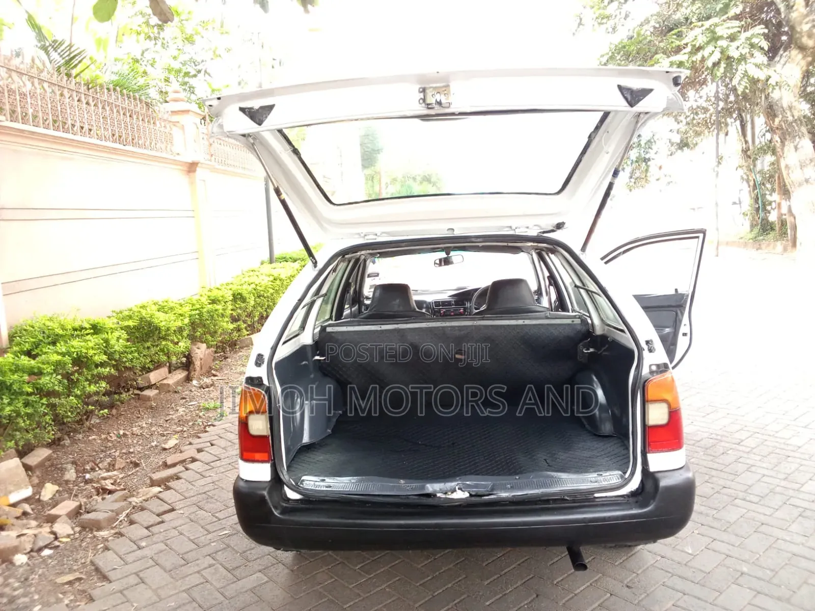 Toyota Corolla 1998 White