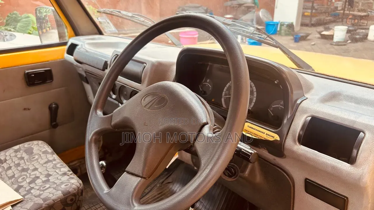 Mahindra Scorpio 2017 Yellow
