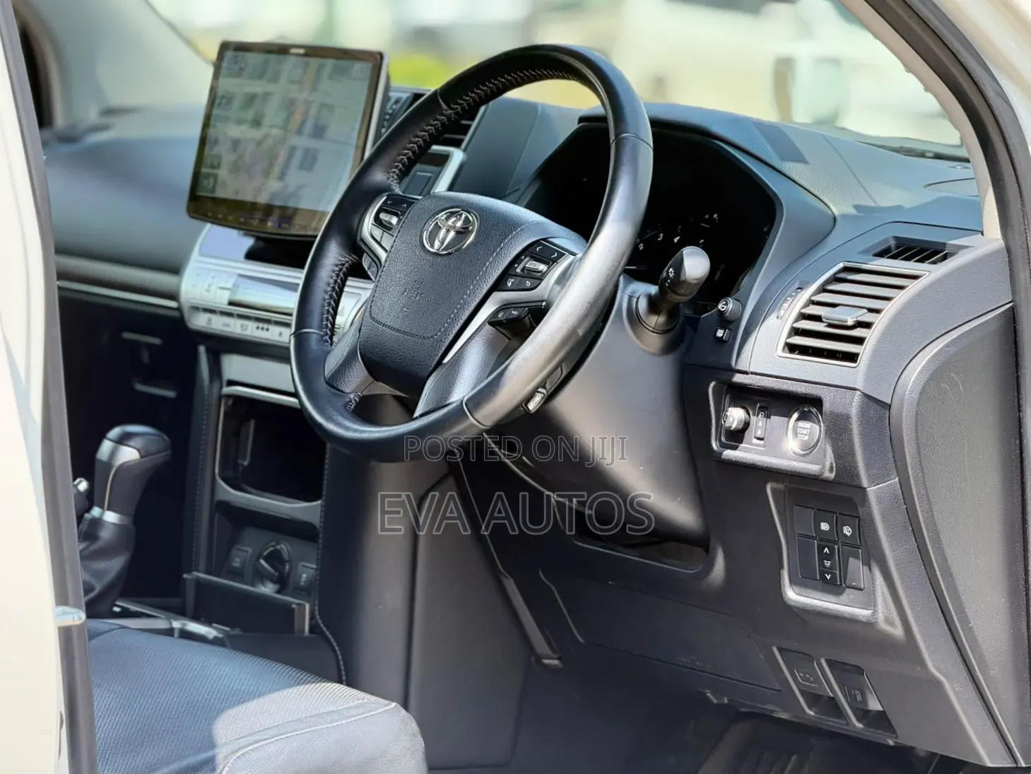 Toyota Land Cruiser Prado 2019 White