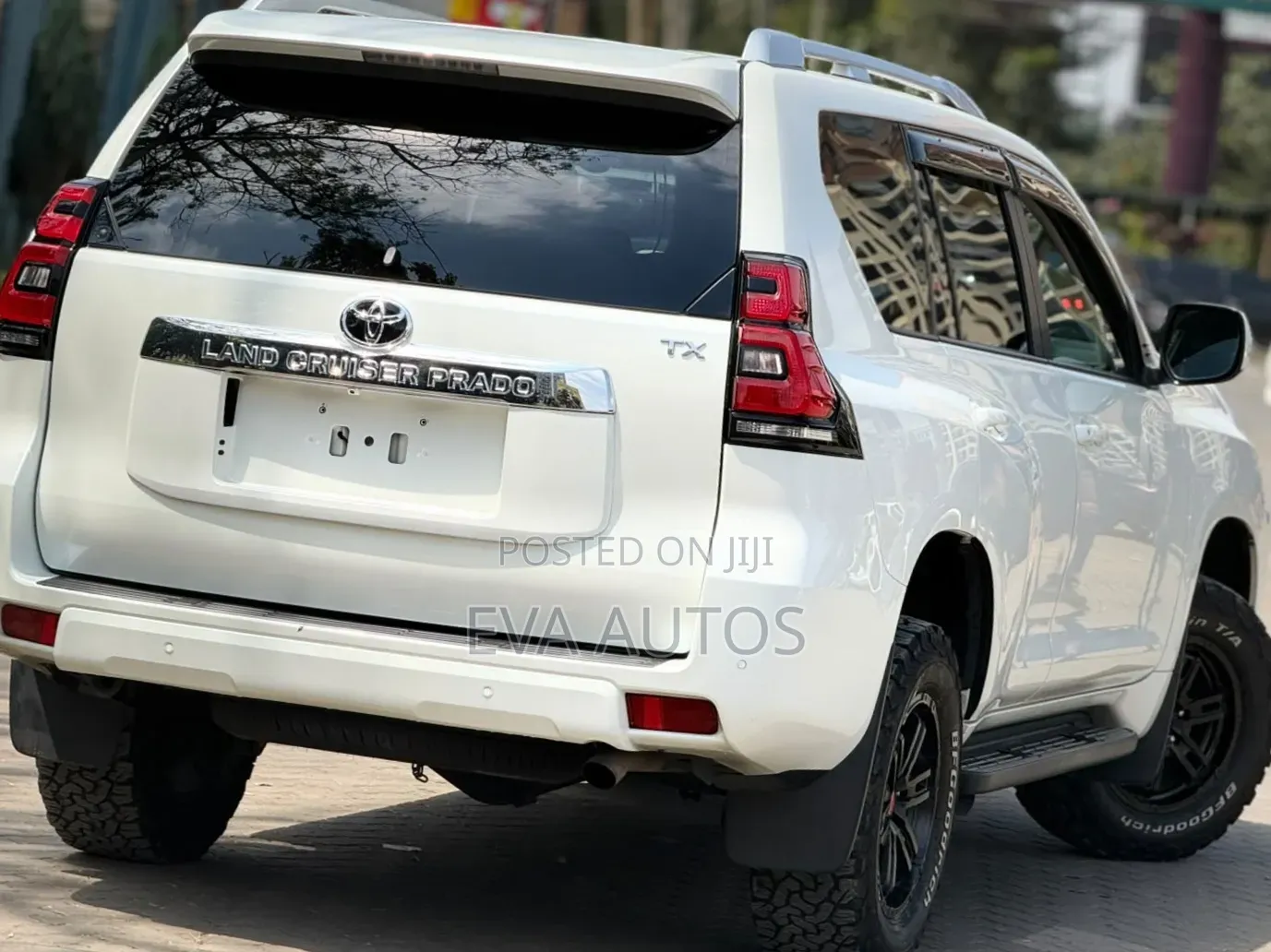 Toyota Land Cruiser Prado 2019 White
