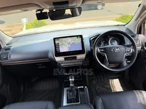 Toyota Land Cruiser Prado 2019 White