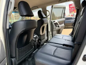 Toyota Land Cruiser Prado 2019 White
