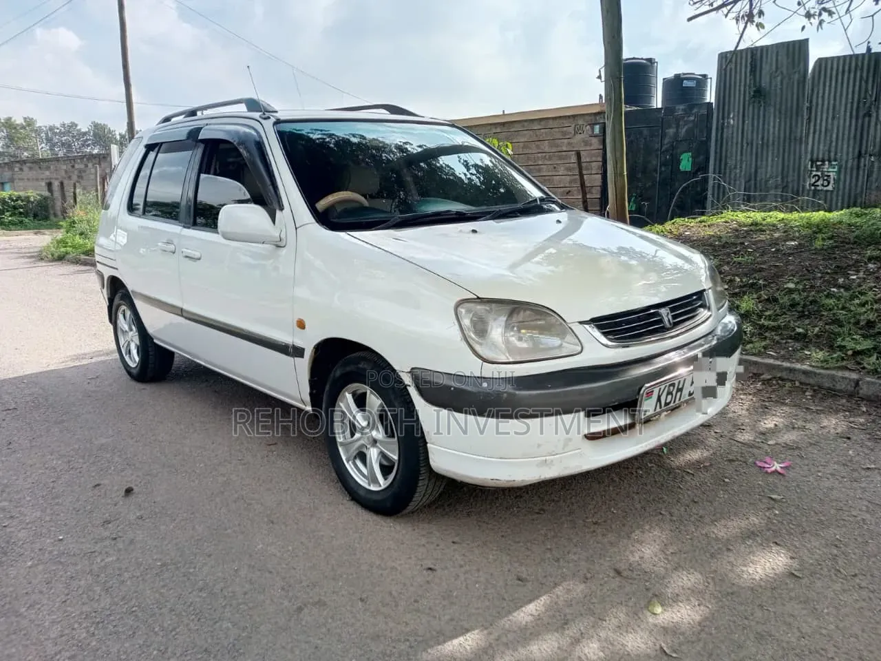 Toyota Raum 2003 White