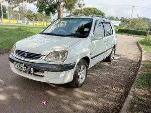Toyota Raum 2003 White