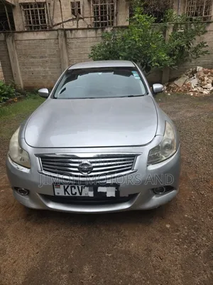 Nissan Skyline 2012 Silver