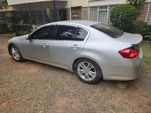 Nissan Skyline 2012 Silver