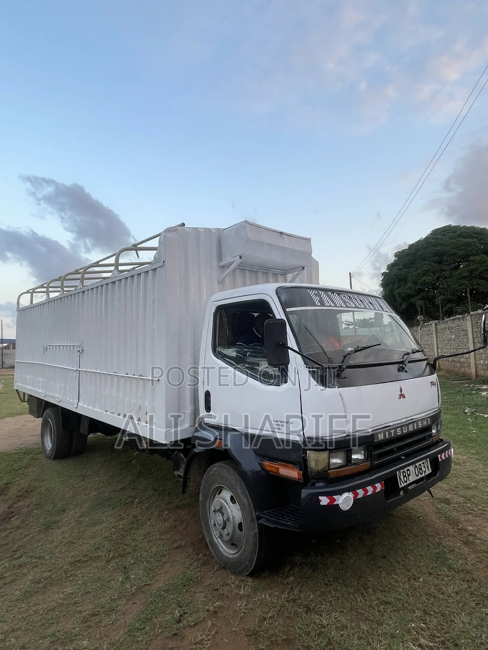 Mitsubishi Fh 2011 White