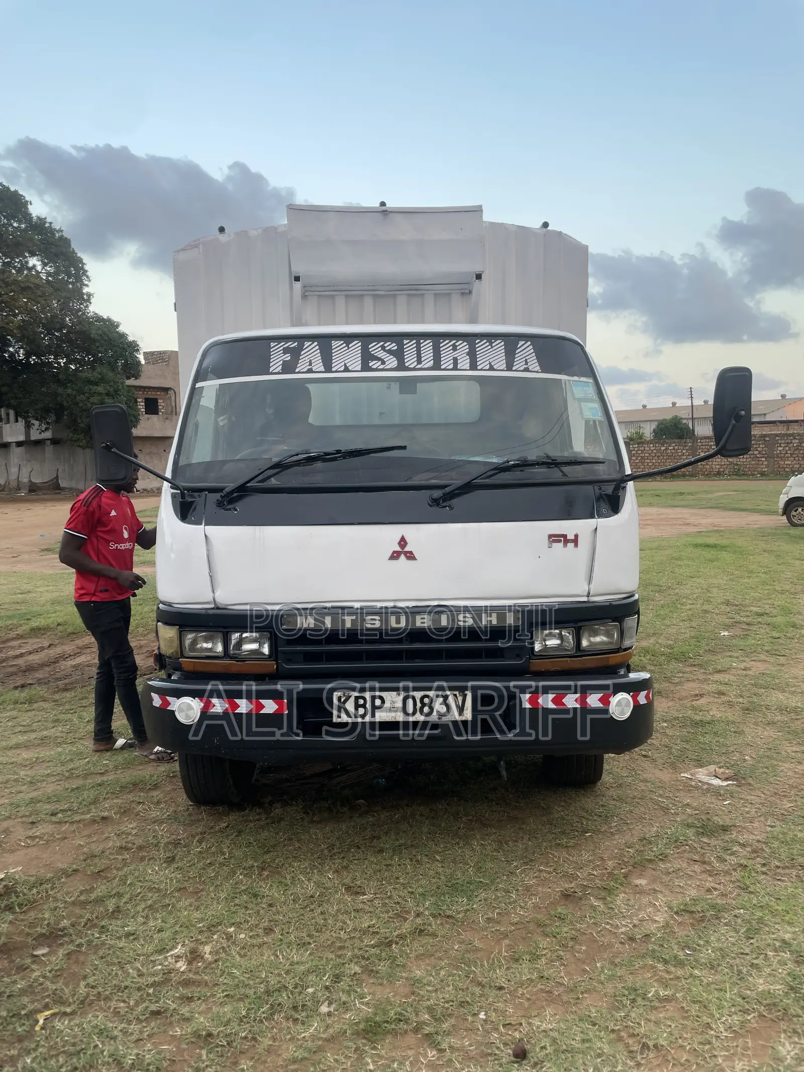 Mitsubishi Fh 2011 White