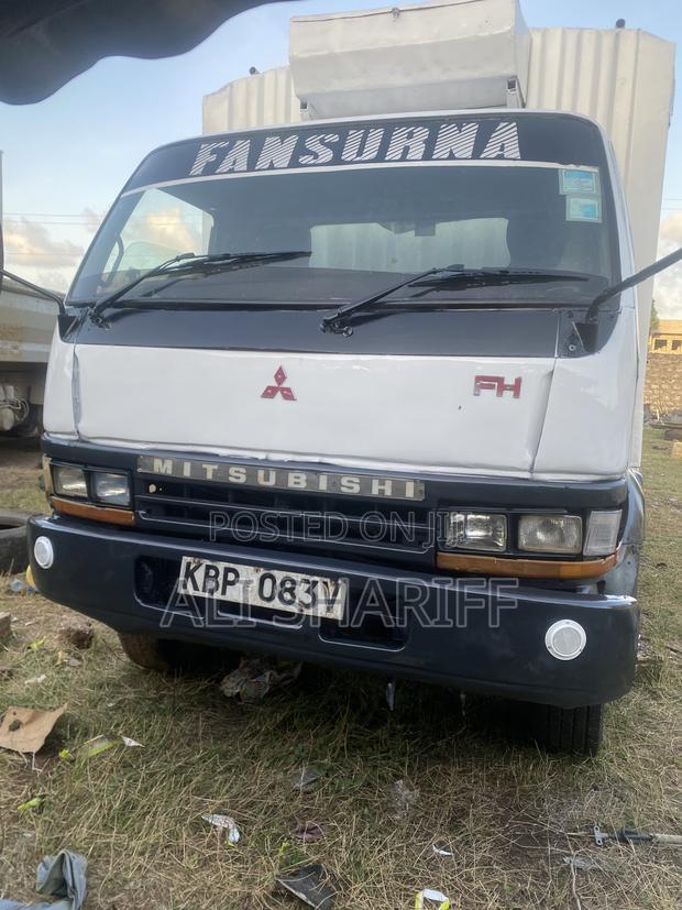 Mitsubishi Fh 2011 White
