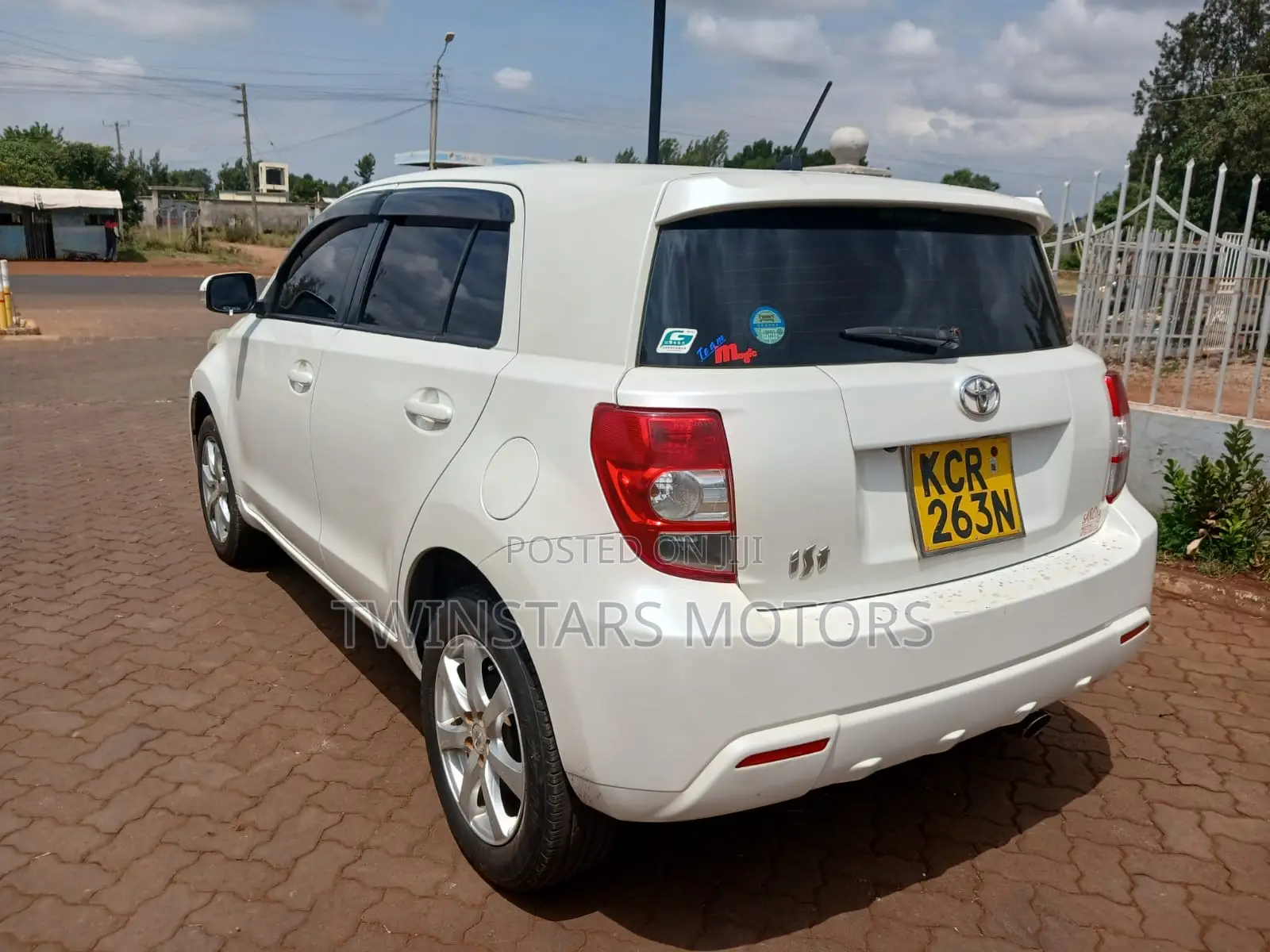 Toyota IST 2011 White