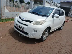 Toyota IST 2011 White