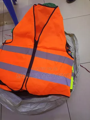 Unisex Reflective Safety Vest – High Visibility Ppe For Day Night Use
