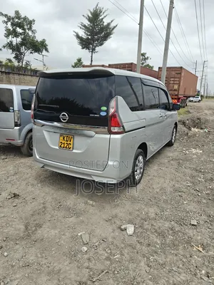 Nissan Serena 2018 Silver