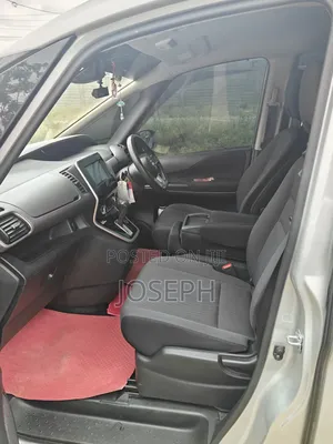 Nissan Serena 2018 Silver