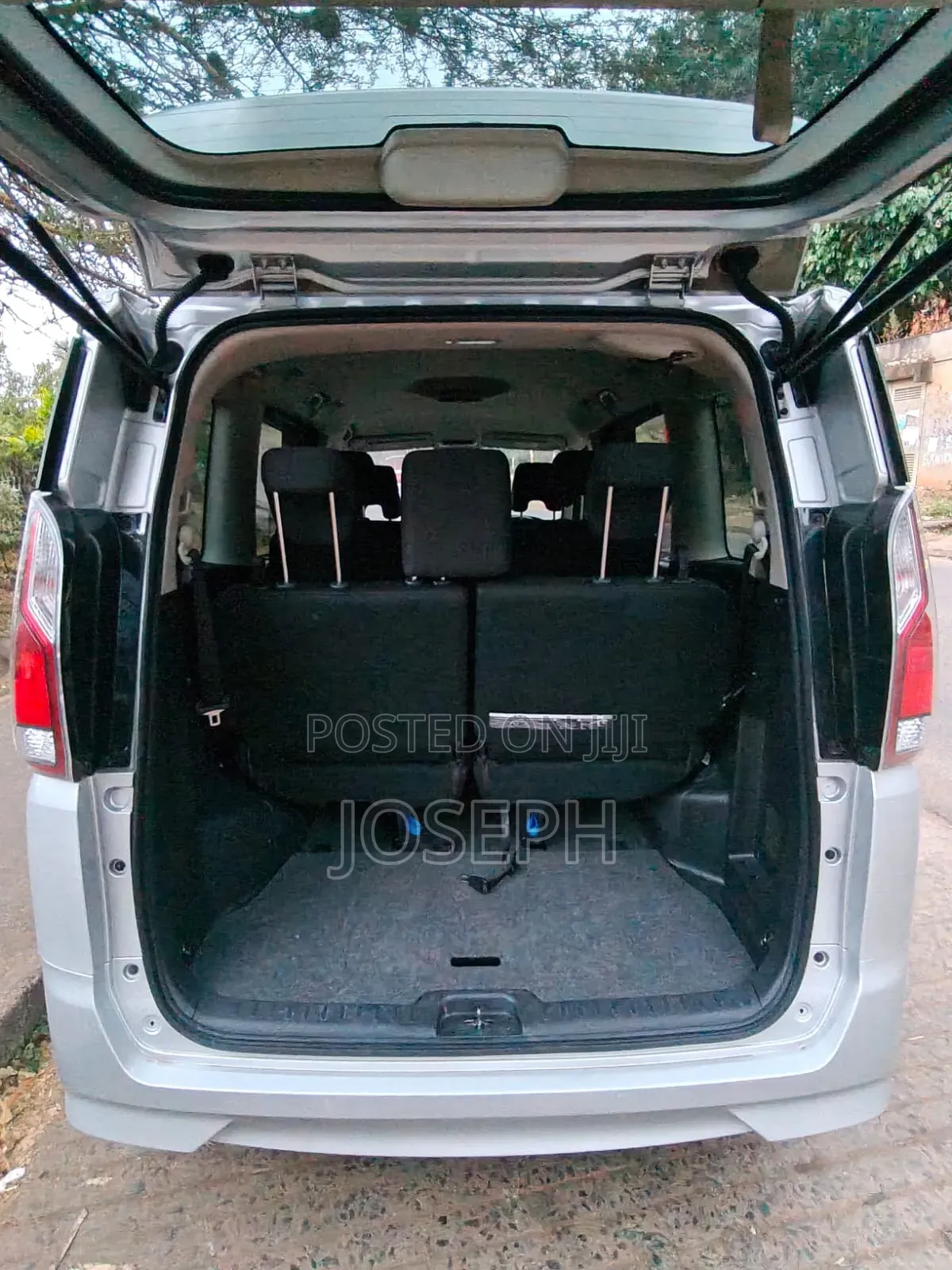 Nissan Serena 2018 Silver