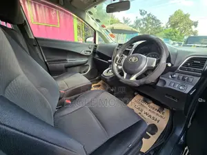 Toyota Ractis 1.5 FWD 2012 Black