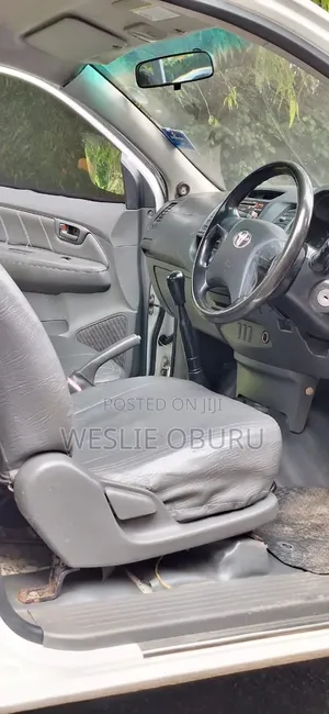 Toyota Hilux 2015 White