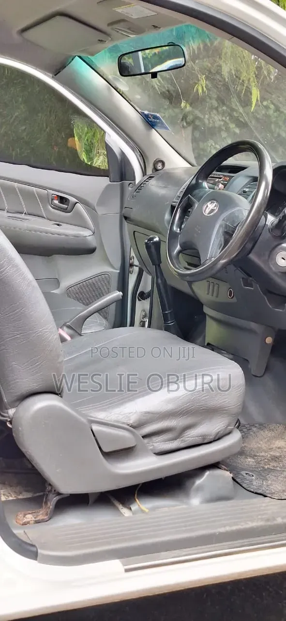 Toyota Hilux 2015 White
