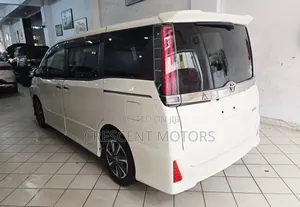 Toyota Noah 2019 White