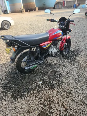 Bajaj Boxer 150 UG 2025 Red