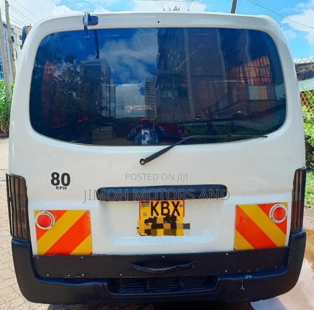 Nissan Caravan (Urvan) 2006 White - thumbnail 5