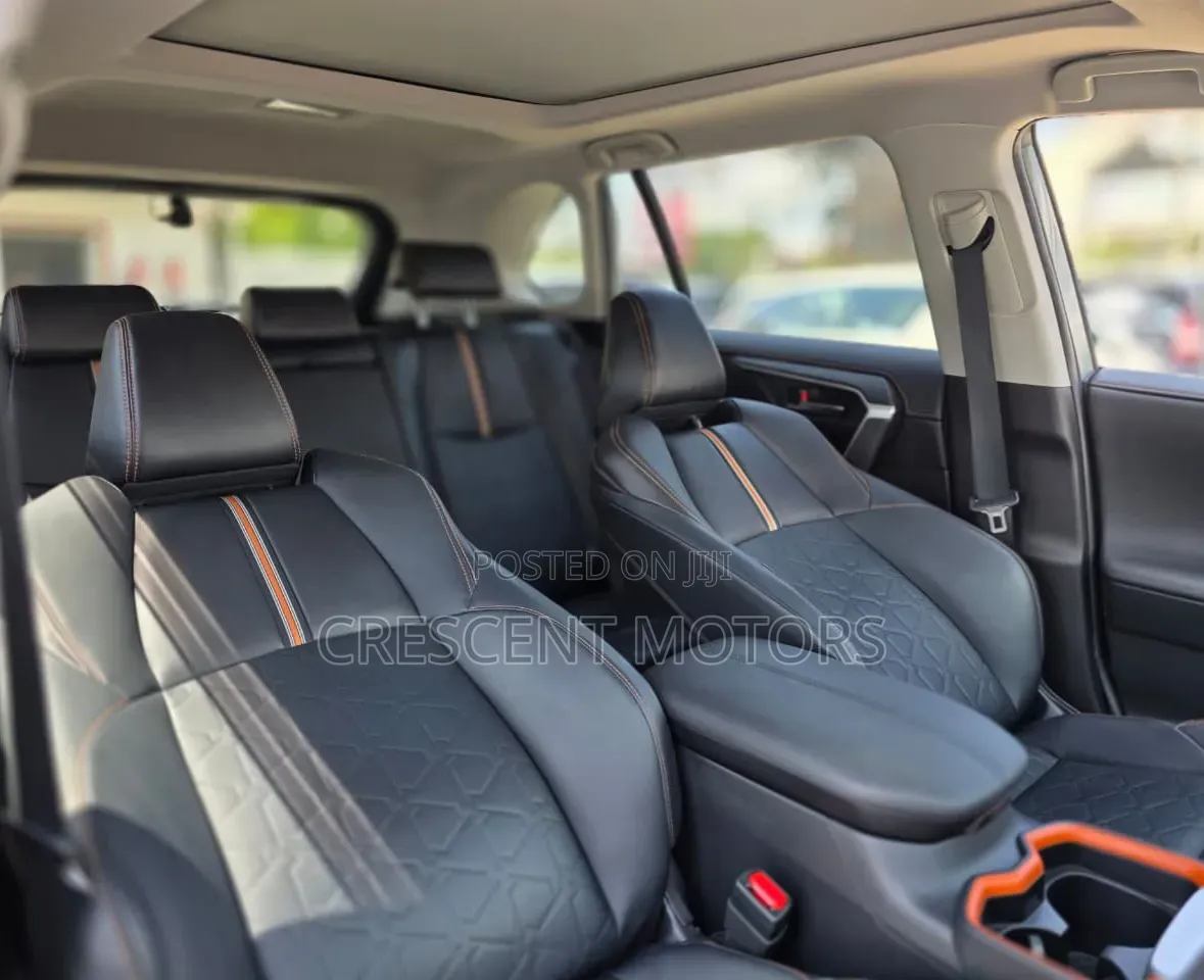 Toyota RAV4 2020 Green