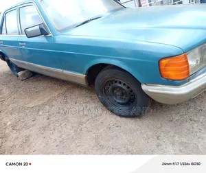 Mercedes-Benz 280E 1998 Blue