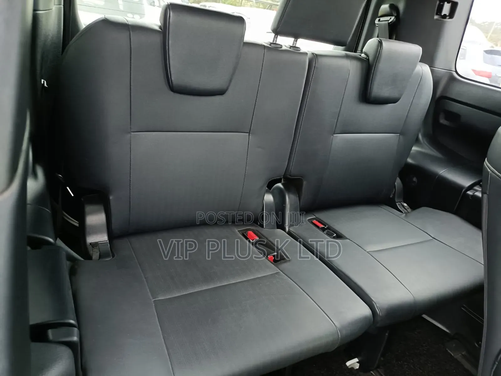 Toyota Esquire 2.0 FWD (8 seater) 2017 White