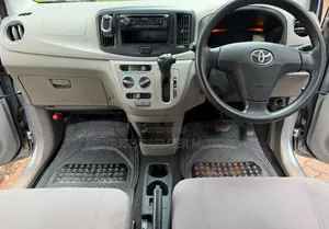 Toyota Pixis 2016 Silver