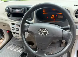 Toyota Pixis 2016 Silver