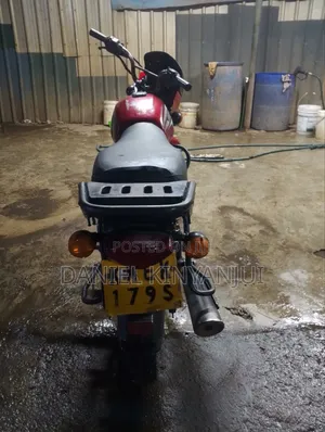 Bajaj Boxer 150 UG 2022 Red