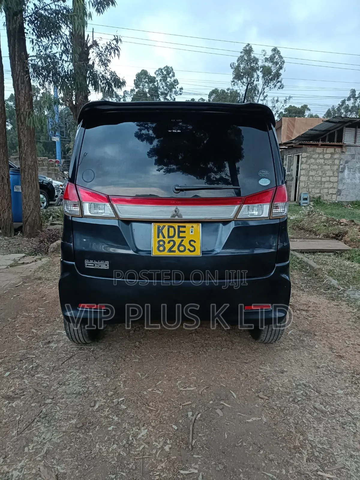 Mitsubishi Delica 2014 Black