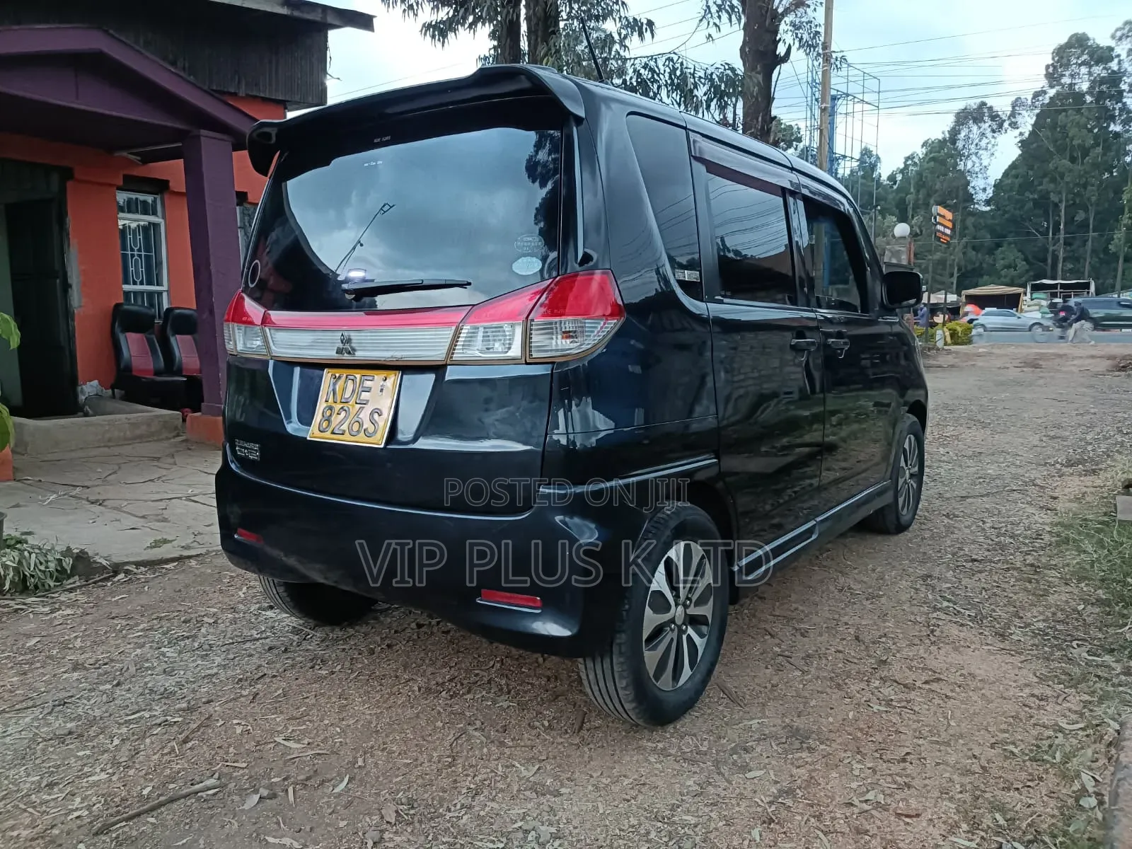 Mitsubishi Delica 2014 Black