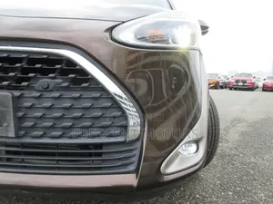 Toyota Sienta 2020 Brown