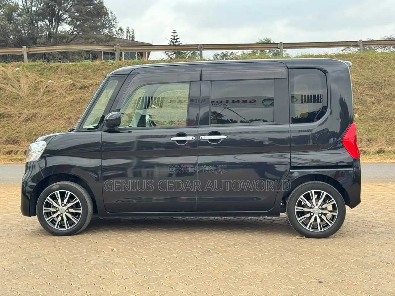 Daihatsu Tanto 2019