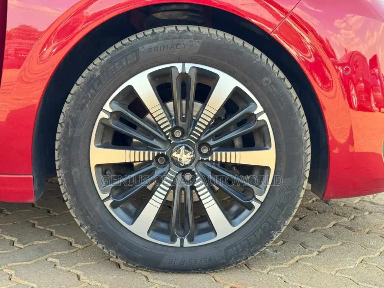 Peugeot 208 2019 Red