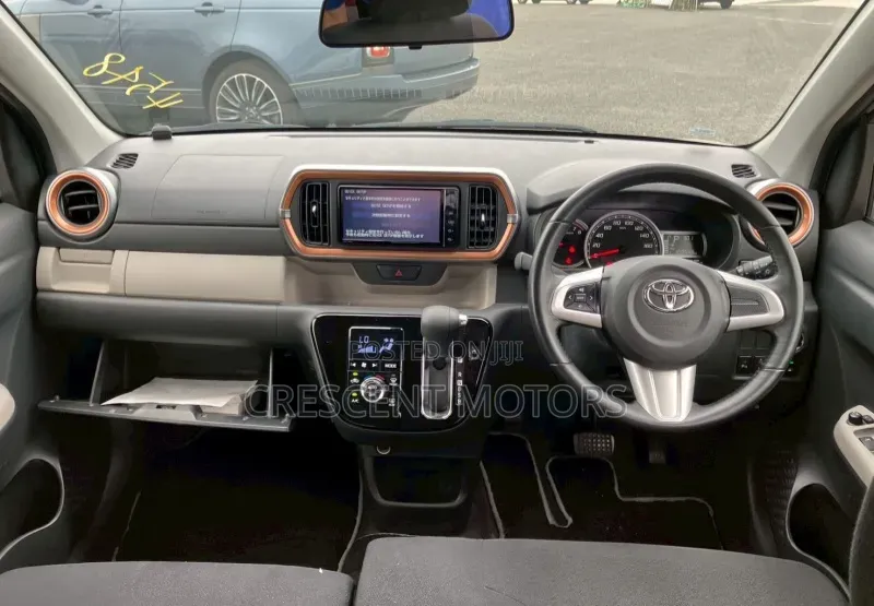 Toyota Passo 2021 Beige