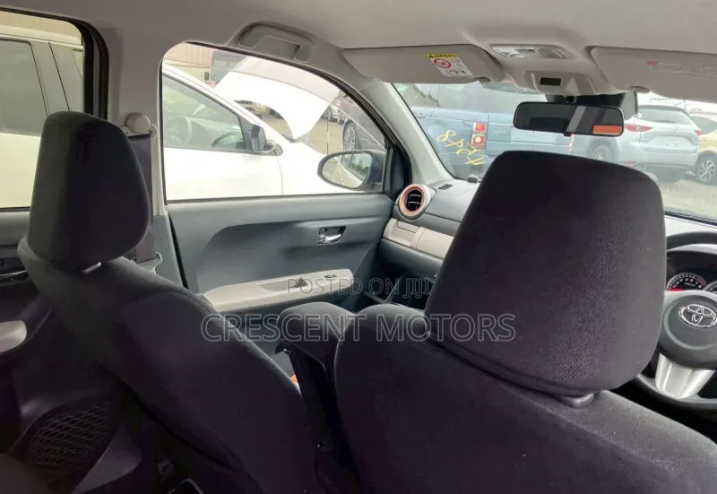 Toyota Passo 2021 Beige