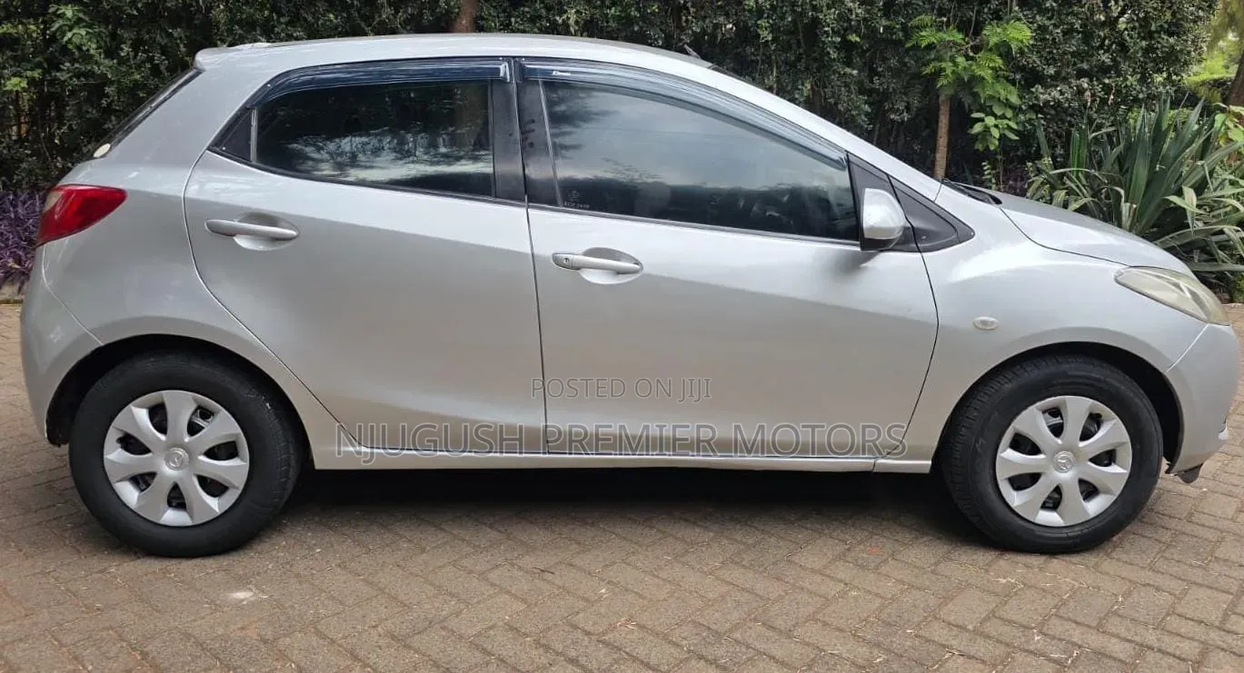 Mazda Demio 2012 Silver