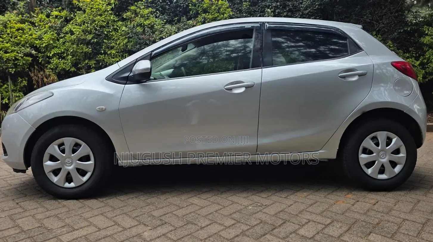 Mazda Demio 2012 Silver